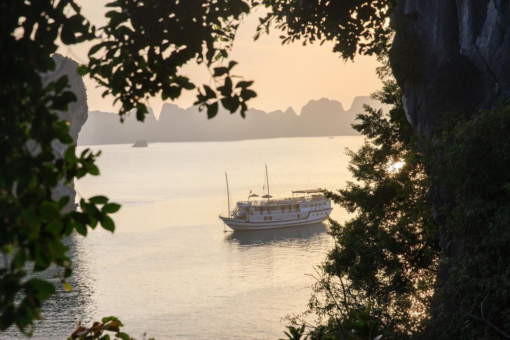 Hotel Garden Bay Luxury Cruise Ha Long Exteriér fotografie