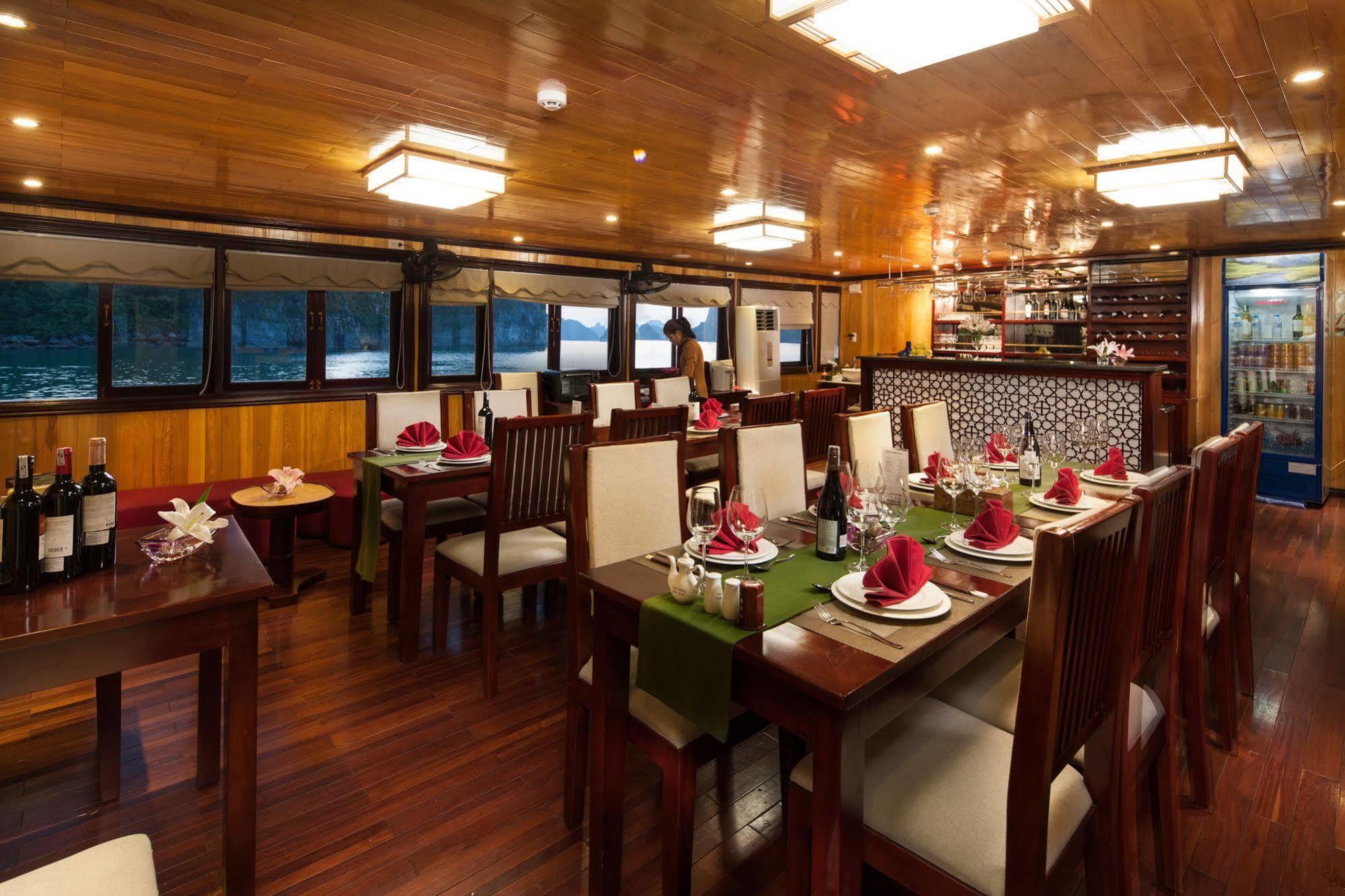 Hotel Garden Bay Luxury Cruise Ha Long Exteriér fotografie