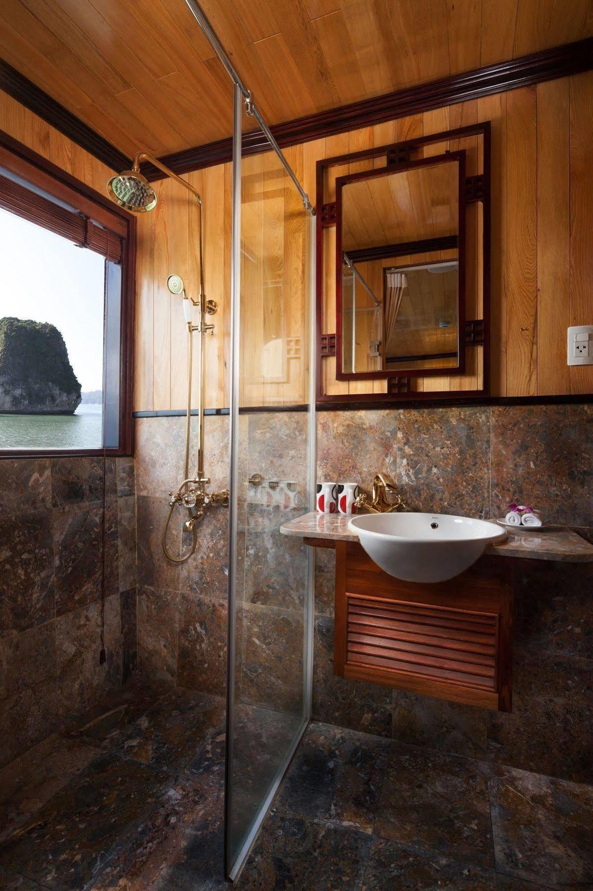 Hotel Garden Bay Luxury Cruise Ha Long Exteriér fotografie