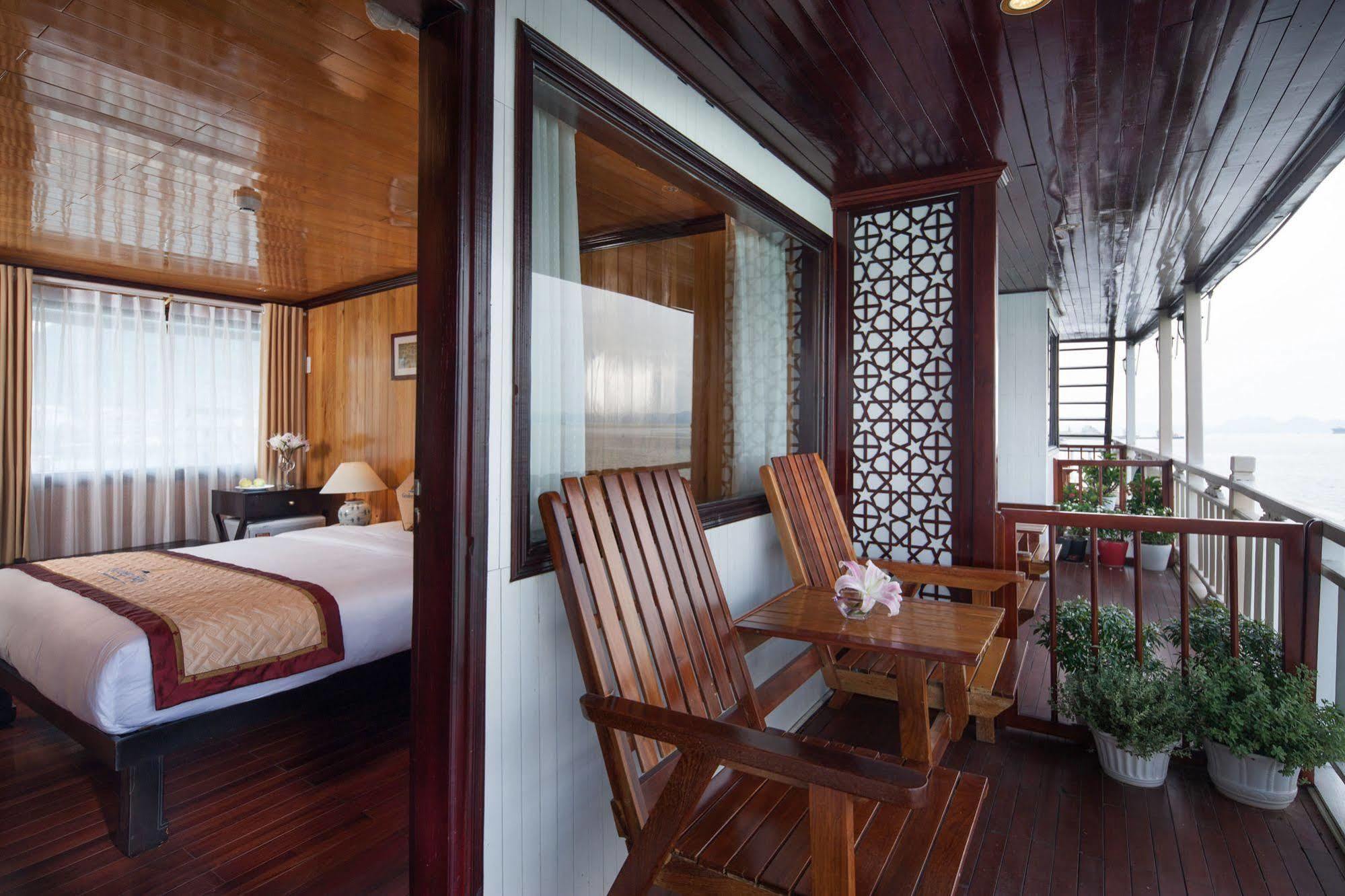 Hotel Garden Bay Luxury Cruise Ha Long Exteriér fotografie