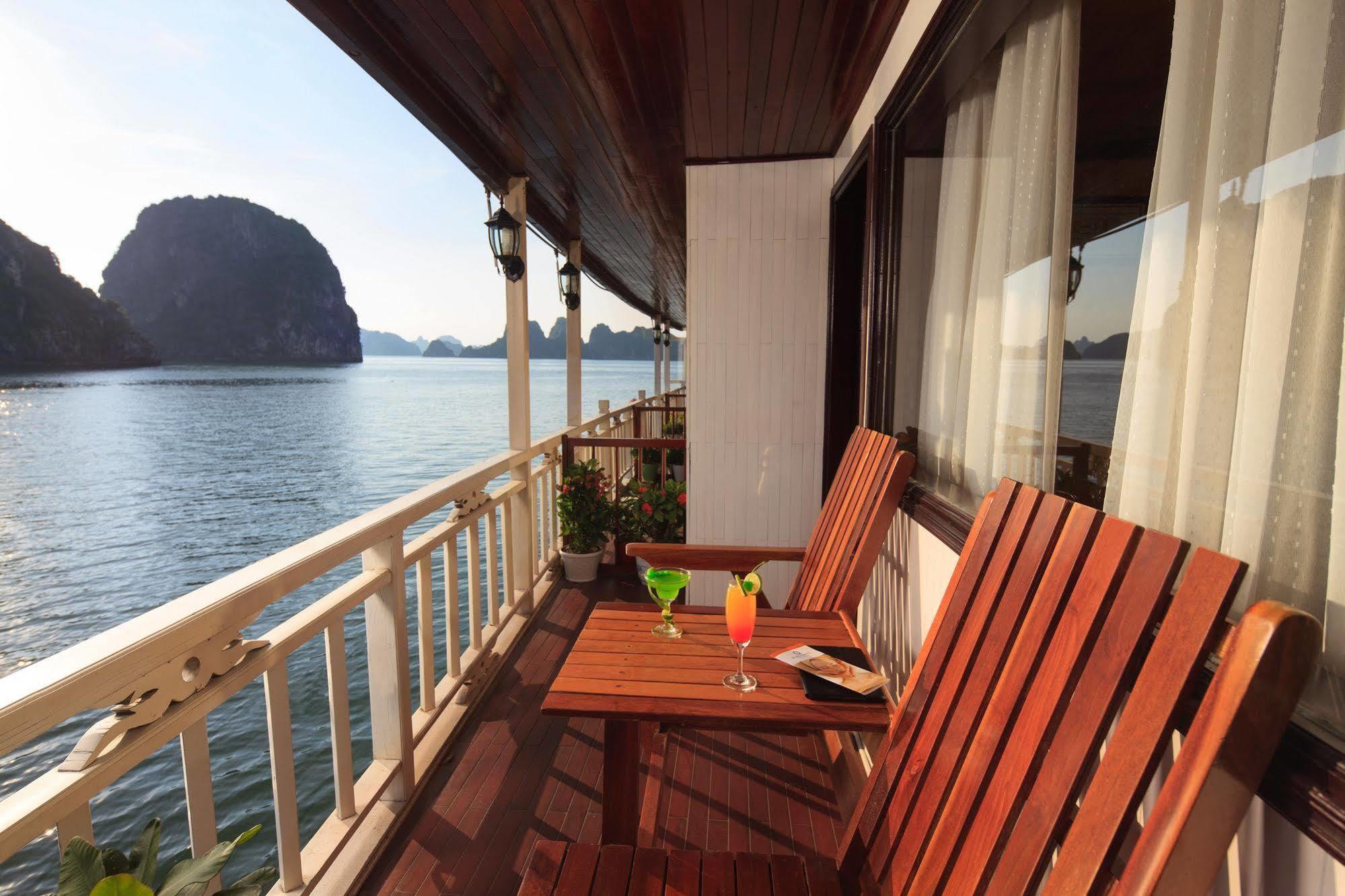 Hotel Garden Bay Luxury Cruise Ha Long Exteriér fotografie