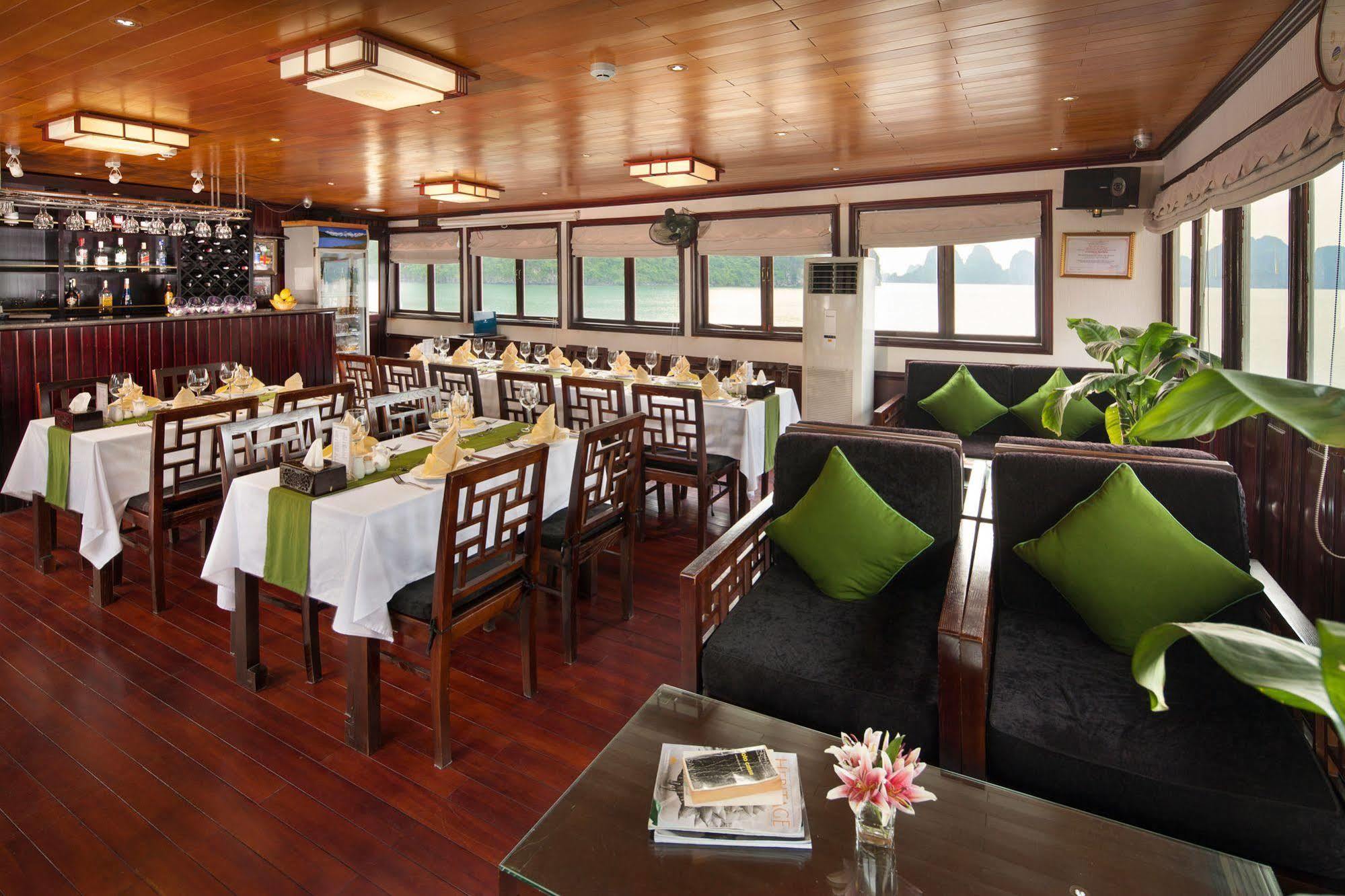 Hotel Garden Bay Luxury Cruise Ha Long Exteriér fotografie