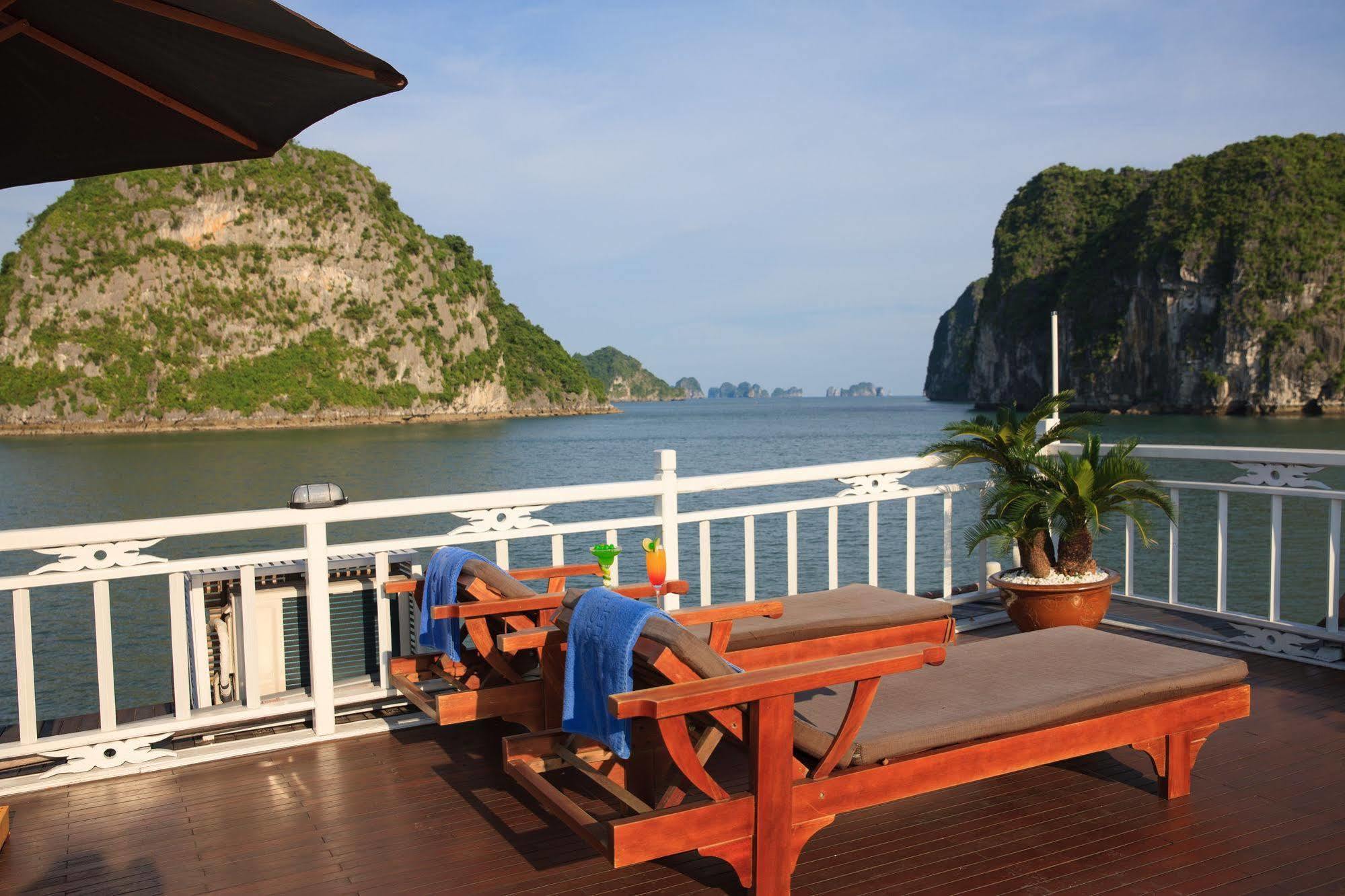 Hotel Garden Bay Luxury Cruise Ha Long Exteriér fotografie