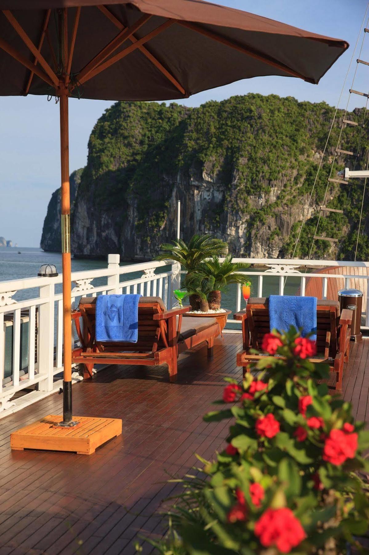 Hotel Garden Bay Luxury Cruise Ha Long Exteriér fotografie